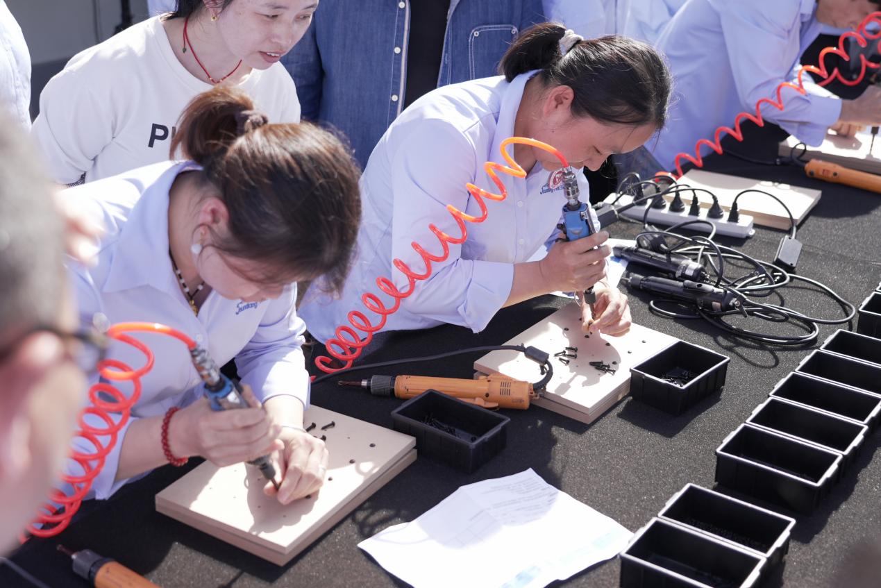 音王開展“弘揚(yáng)工匠精神、鑄造音王精品”主題活動