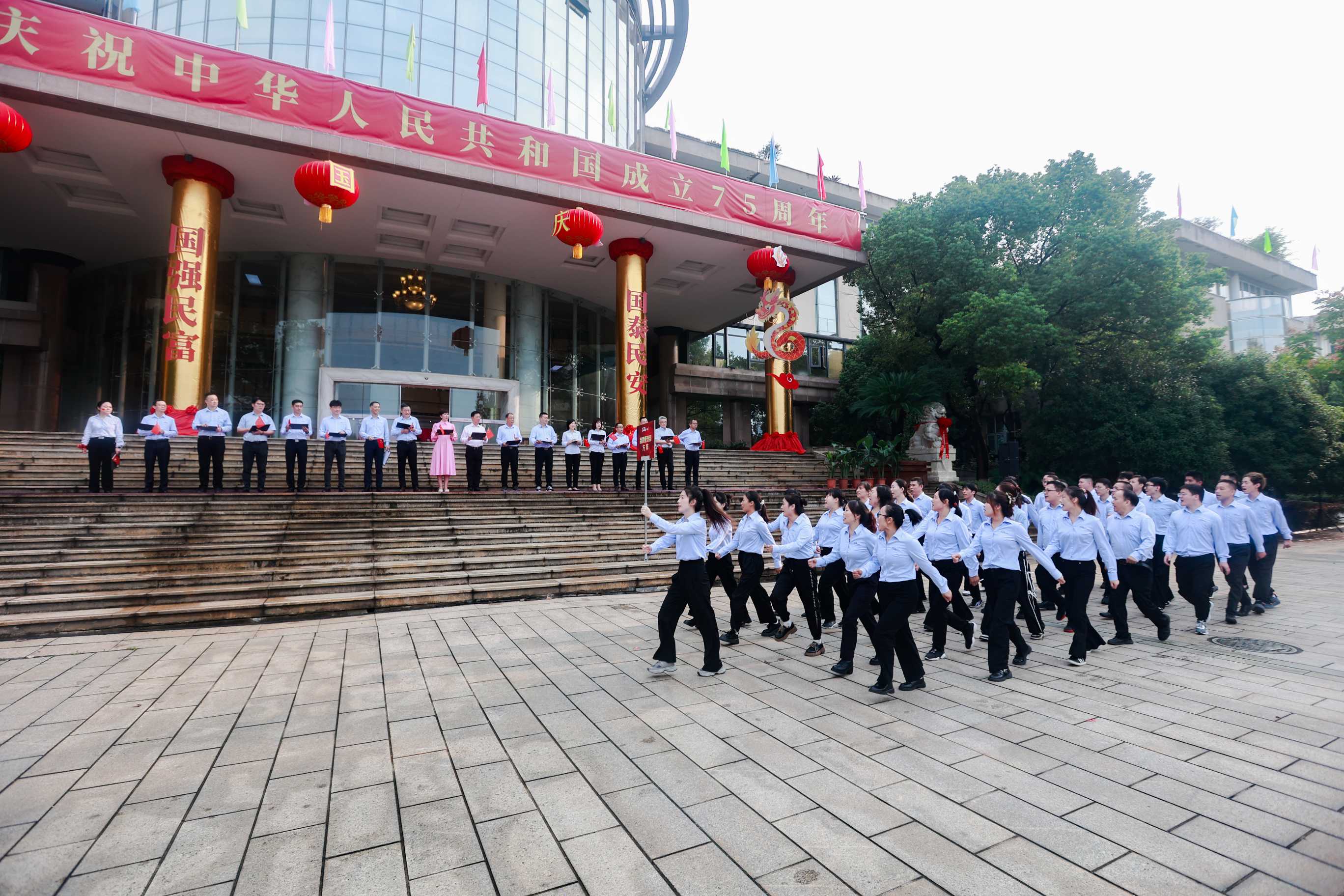 音王集團(tuán)共慶華誕：七十五載輝煌交響，家國情懷共鑄時(shí)代華章